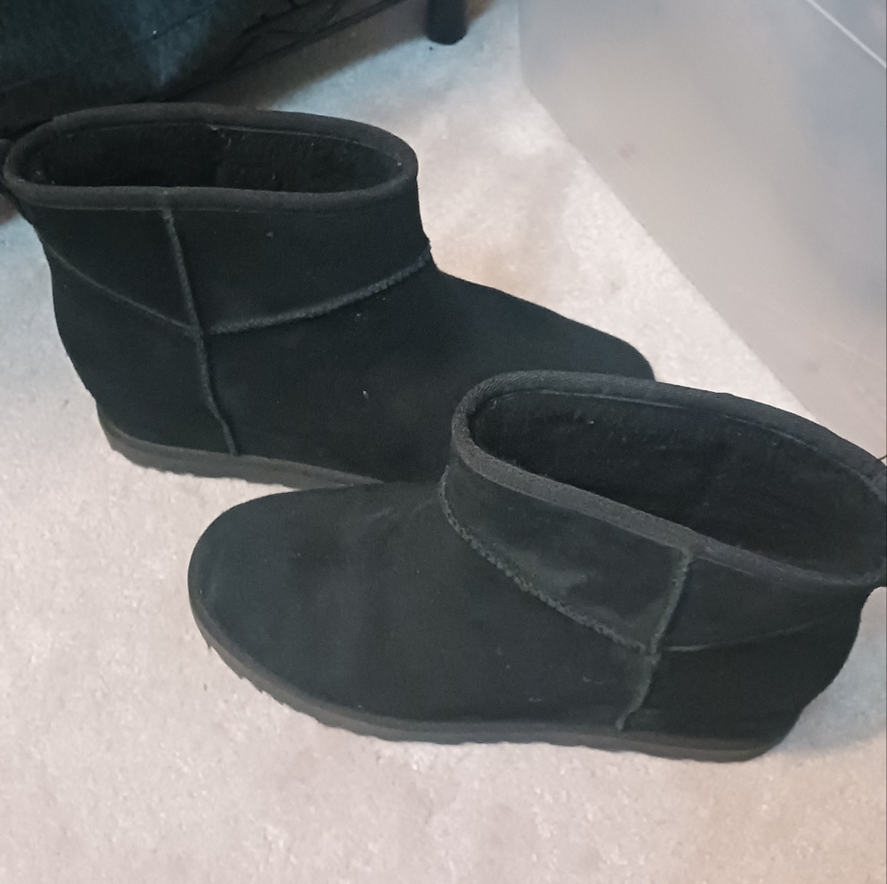 UGG Classic Femme Mini Black Boots - Women's